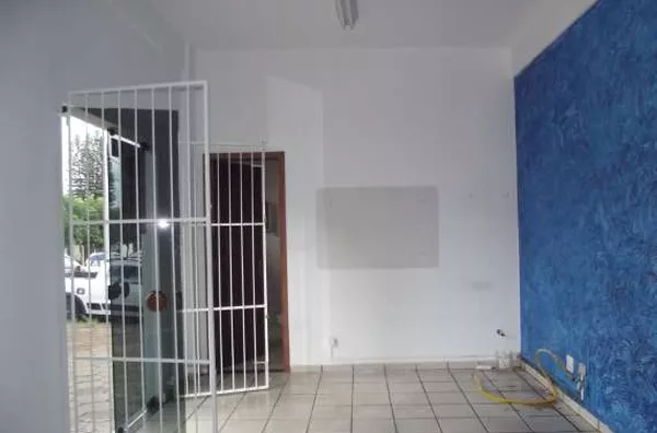 Sala comercial medindo 35,00 m², contendo, 03 salas e 01 wc - Foto 5
