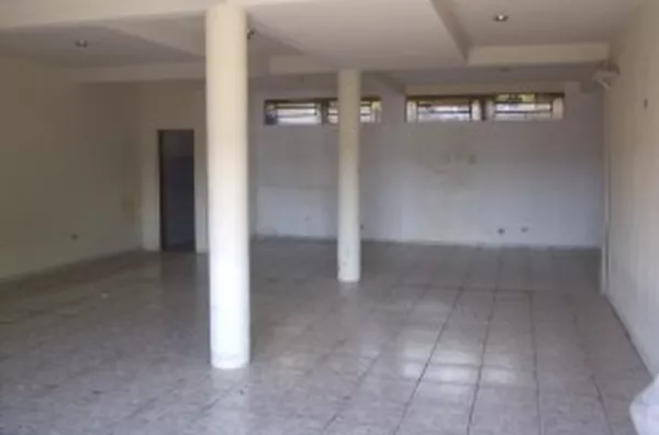 Sala Comercial em alvenaria c/ 01 wc interno, aprox. 90,00 m2. - Foto 3