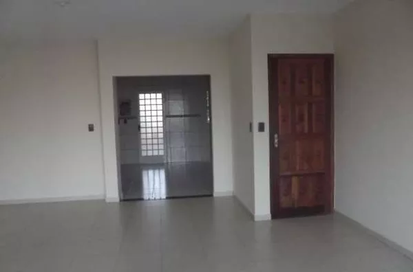 Apartamento em alvenaria contendo 02 salas, 02 quartos, 01 suíte, wc social, cozinha, lavanderia com wc, garagem para 04 carros, 02 sacadas