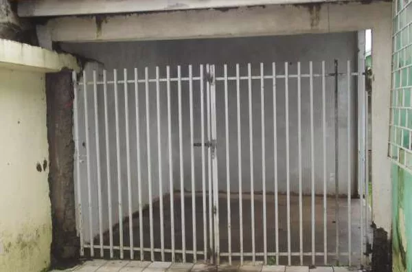 Casa em Alvenaria contendo 02 quartos, sala, cozinha, copa, wc, área de serviço e garagem.  Obs: Locação para no maximo até Fevereiro de 2014 - Foto 2