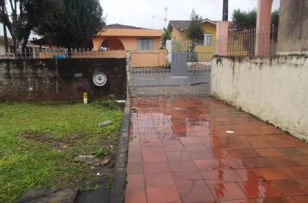 Casa em Alvenaria contendo 02 quartos, sala, cozinha, copa, wc, área de serviço e garagem.  Obs: Locação para no maximo até Fevereiro de 2014 - Foto 4