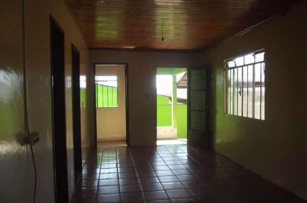 Casa residencial em alvenaria com +/- 100,00 m², contendo 3 quartos, sala, copa, cozinha, dispença, banheiro, lavanderia, garagem. - Foto 6