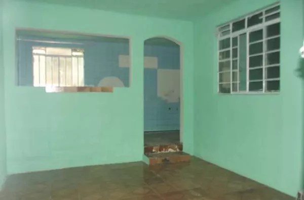 Casa em alvenaria contendo 03 quartos, sala p/ 02 ambientes, cozinha, copa, wc, área de serviço, garagem coberta, quintal c/ churrasqueira. - Foto 6