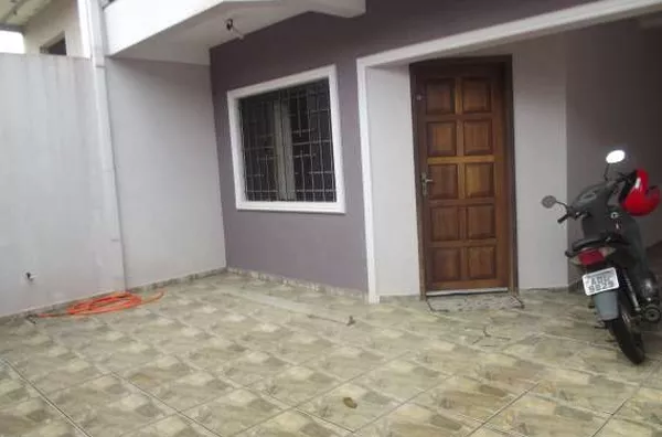 Triplex medindo 235,00 m², contendo 02 quartos, 02 suítes com closet, sala de visita, cozinha planejada, copa, 05 banheiros, 02 garagens, área da churrasqueira com wc. - Foto 1