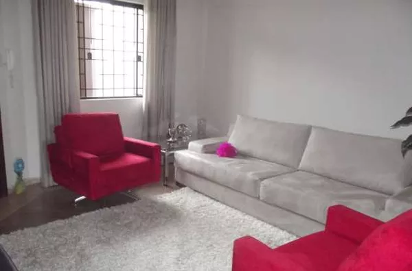 Triplex medindo 235,00 m², contendo 02 quartos, 02 suítes com closet, sala de visita, cozinha planejada, copa, 05 banheiros, 02 garagens, área da churrasqueira com wc. - Foto 6