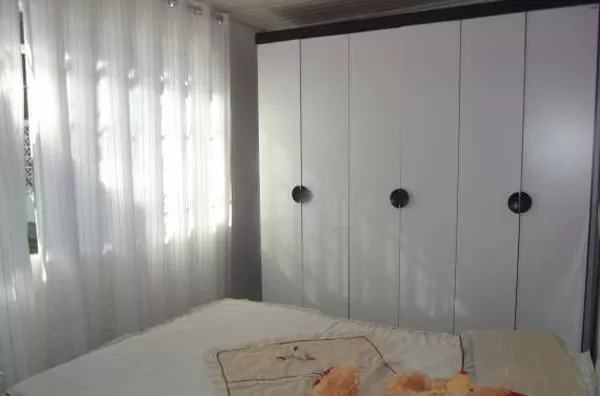 Casa contendo 03 quartos, sala, copa, wc social e mais uma edícula com 01 quarto e 01 wc. - Foto 6