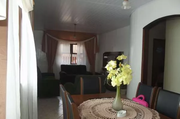 Casa de alvenaria contendo 4 quartos, 3 banheiros, sala , copa, despensa, cozinha, area de serviço, área churrasqueira, garagem para 8 carros. Imóvel Mobiliada - Foto 4