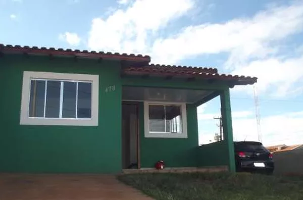 Casa de alvenaria contendo 3 quartos, sala, cozinha, banheiro e entrada para carro. - Foto 1