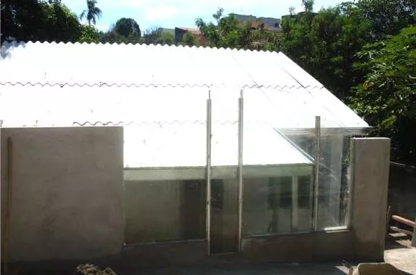 Casa de madeira, contendo 02 quartos, sala, cozinha, wc, área na frente, quarto de despejo e entrada para carro. - Foto 1
