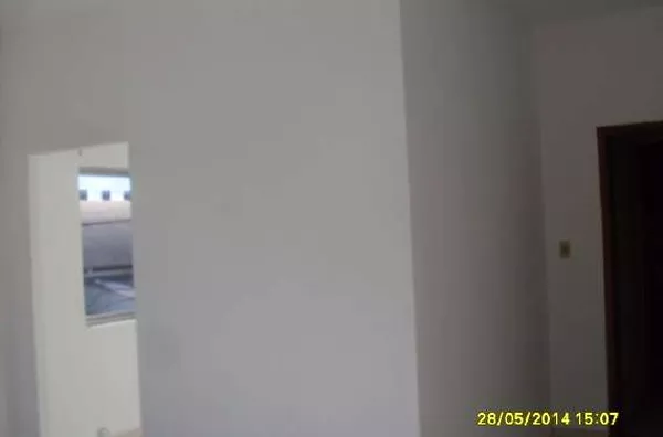 Sala comercial em alvenaria medindo 30 m², contendo 01 banheiro interno. - Foto 4