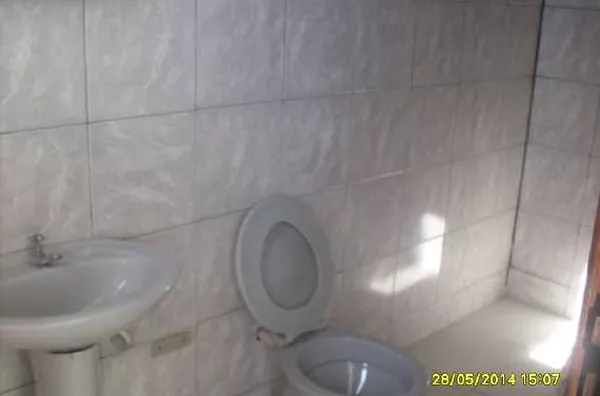 Sala comercial em alvenaria medindo 30 m², contendo 01 banheiro interno. - Foto 6