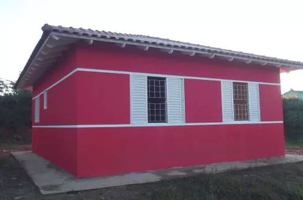 Casa em Alvenaria contendo 2 quartos, sala, cozinha, banheiro, entrada para carro. - Foto 1