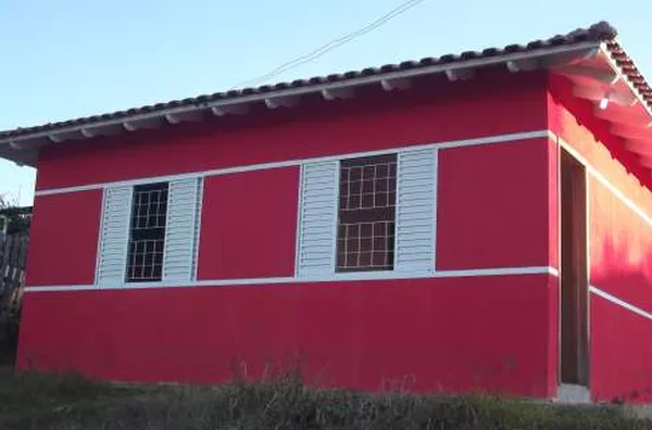 Casa em Alvenaria contendo 2 quartos, sala, cozinha, banheiro, entrada para carro. - Foto 2