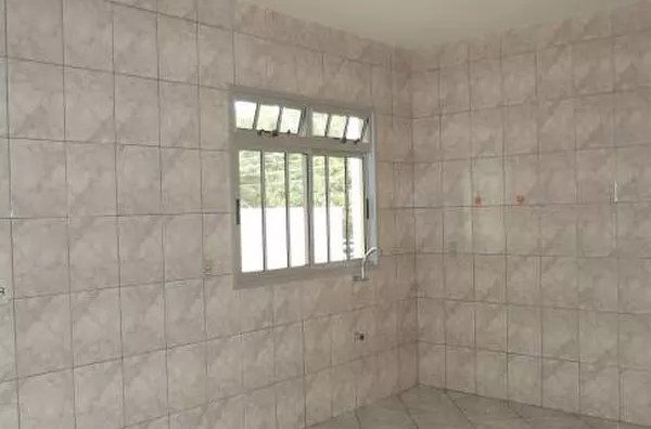 Apartamento contendo 02 quartos, 01 suíte, 01 sala, 01 cozinha, 01 wc social, 01 garagem, lavanderia, área de churrasqueira e varandas. - Foto 3