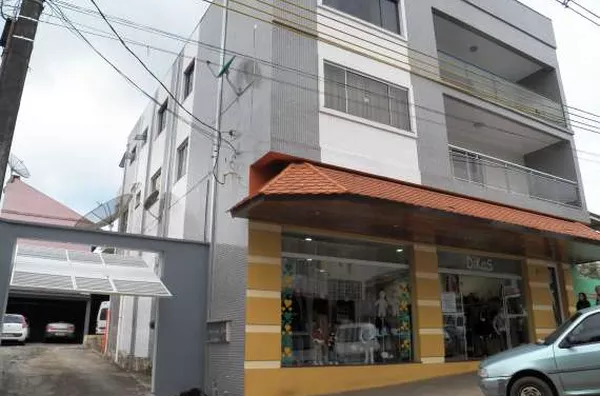 Apartamento contendo 04 quartos, sala, copa, cozinha, wc social, despensa, área de serviço, sacada, garagem.  COM MOBÍLIA 7000,00 (SETE MIL REAIS)  SEM MOBÍLIA 5000,00 (CINCO MIL REAIS) - Foto 1