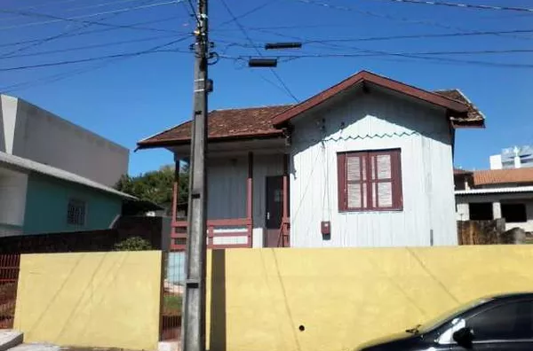 Casa Mista contendo 3 quartos, sala, cozinha,  banheiro,01 despensa, garagem,1 anexo contendo 01 quarto e lavanderia. - Foto 3