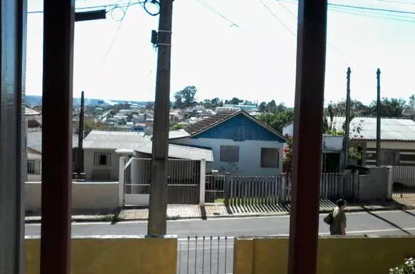 Casa Mista contendo 3 quartos, sala, cozinha,  banheiro,01 despensa, garagem,1 anexo contendo 01 quarto e lavanderia. - Foto 4
