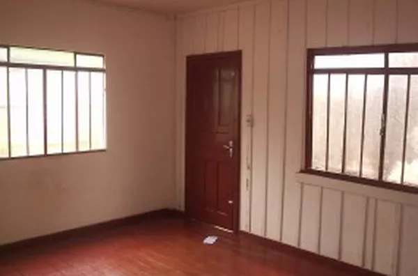 02 CASAS MISTAS:    CASA FRENTE: 03 QUARTOS, 01 SALA, 01 COZINHA, 01 WC SOCIAL, LAVANDERIA E 01 ENTRADA PARA CARRO    CASA FUNDOS: 03 QUARTOS, 01 SALA, 01 COZINHA, 01 WC SOCIAL, LAVANDERIA E 01 ENTRADA PARA CARRO - Foto 5