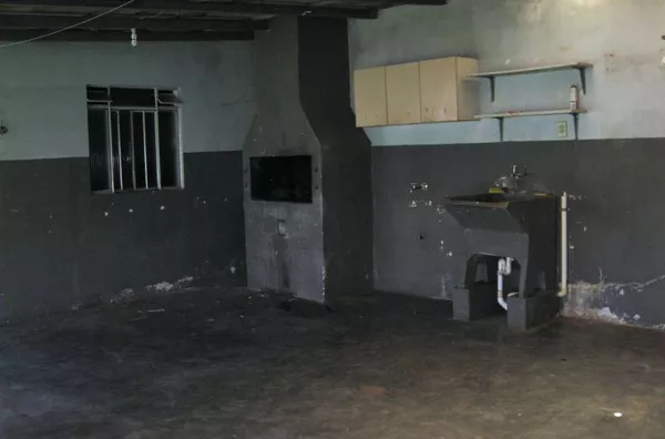Casa em Alvenaria contendo 3 quartos, copa, cozinha, banheiro, sala, lavanderia, churrasqueira, dependencia de empregada, entrada para carro. - Foto 6
