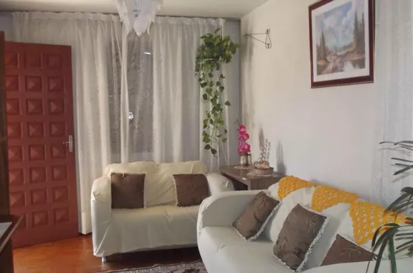 Casa em Alvenaria contendo 5 quartos, 1 suíte , 2 sala, copa, cozinha planejada,2 wcs, garagem com churrasqueira, área serviço e escrito em anexo. Mobiliado - Foto 5