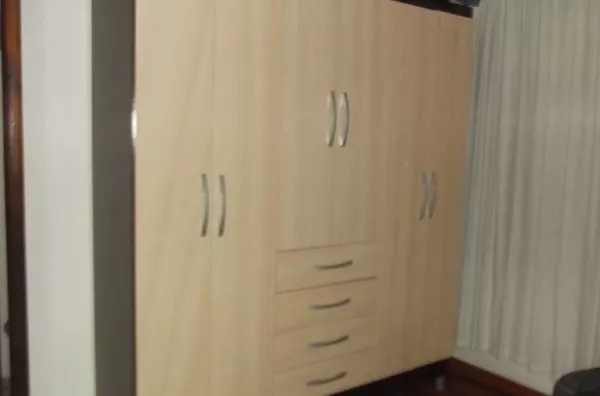 Casa em Alvenaria contendo 5 quartos, 1 suíte , 2 sala, copa, cozinha planejada,2 wcs, garagem com churrasqueira, área serviço e escrito em anexo. Mobiliado - Foto 6