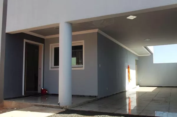 Sobrado em alvenaria contendo 02 quartos, 01 suíte com closet, sala, copa, cozinha planejada, wc social, lavabo, lavanderia, garagem para 02 carros, varanda. - Foto 5