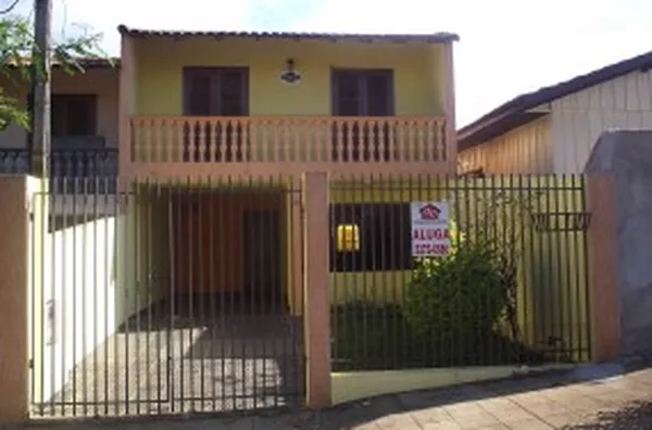 Sobrado em alvenaria, contendo 03 quartos(01 suíte), wc social, lavabo,sala, copa, cozinha, lavanderia, garagem p/ 02 carros, edícula c/ quarto de despejo, wc e churrasqueira - Foto 1