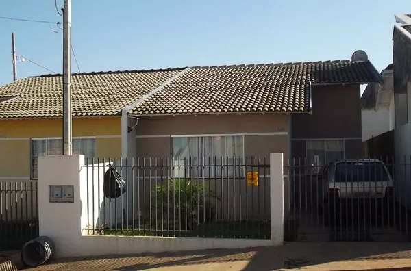 Casa de Alvenaria contendo 3 quartos, sala,copa,cozinha, banheiro, entrada para carro. - Foto 1