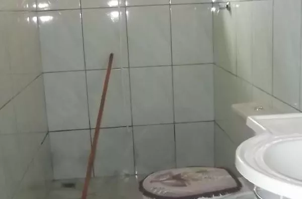 Casa de alvenaria contendo 3 quartos, sala,cozinha, wc, em anexo quarto,wc, entrada para carro. - Foto 4