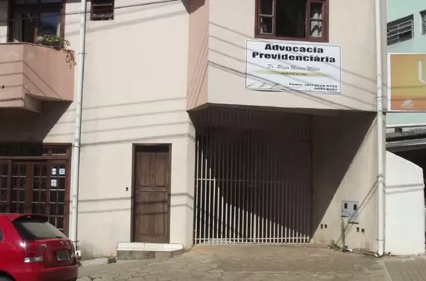 Apartamento residencial e/ou Comercial contendo 01 quarto, 01 suíte, sala e cozinha conjugada, área de serviço, e garagem, MOBILIADO. - Foto 1