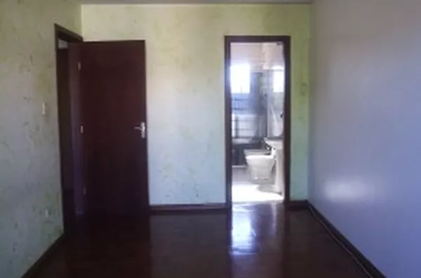 Sobrado em alvenaria, contendo 03 quartos(01 suíte), wc social, lavabo,sala, copa, cozinha, lavanderia, garagem p/ 02 carros, edícula c/ quarto de despejo, wc e churrasqueira - Foto 6