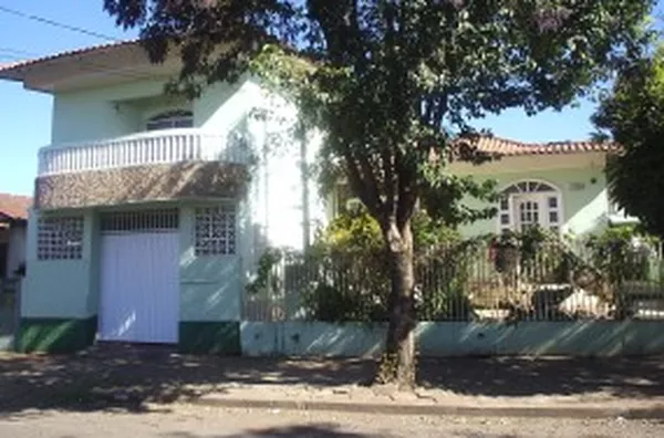 SOBRADO NA ÁREA CENTRAL, PARA ALOJAMENTO ATÉ 18 PESSOAS. - Foto 1