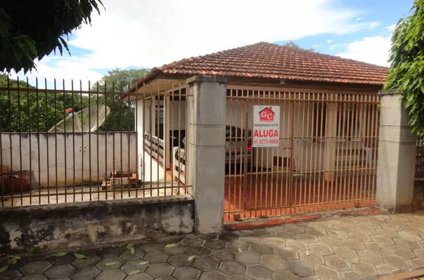 Subsolo em alvenaria, contendo 2 quartos, sala, cozinha, copa, wc, lavanderia e garagem para 01 carro. Obs: Garagem e quintal uso em conjunto. Entrada Individual. - Foto 1