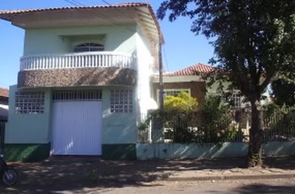 SOBRADO NA ÁREA CENTRAL, PARA ALOJAMENTO ATÉ 18 PESSOAS. - Foto 2