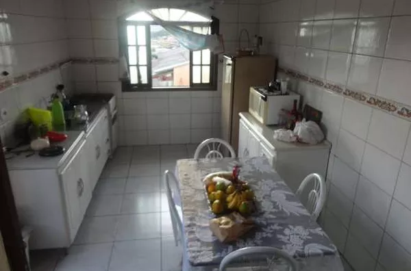 Casa em alvenaria 3 quartos, sala,cozinha, wc, aérea na frente, lavanderia,espaço para 2 carros. - Foto 4