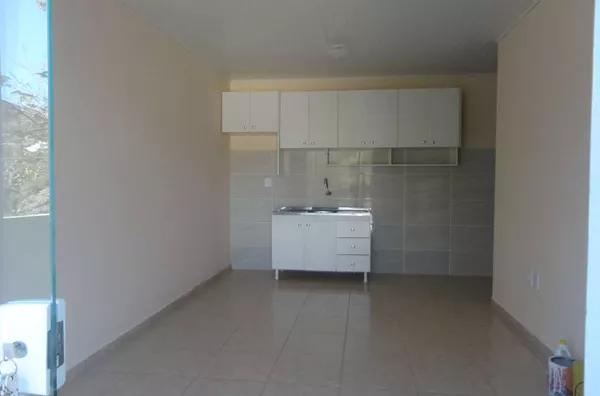 Casa em alvenaria contendo 03 quartos sendo 01 suíte, wc, cozinha planejada/sala conjugada,entrada p/carro, lavanderia sem cobertura.    Próximo ao Posto Jd. Alegre - Foto 5