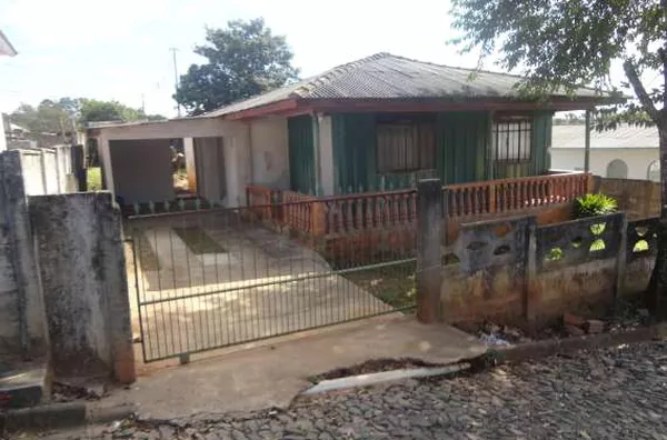 Casa Mista contendo 3 quartos, sala,cozinha, 2 banheiros,lavanderia,garagem. - Foto 1