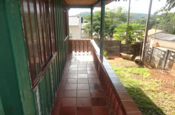 Casa Mista contendo 3 quartos, sala,cozinha, 2 banheiros,lavanderia,garagem. - Foto 3