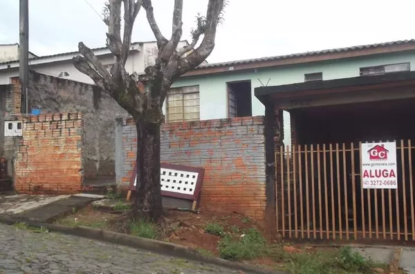 Casa residencial em Alvenaria, contendo de 03 quartos, sala, cozinha, banheiro, garagem e área de serviço coberta - Foto 1