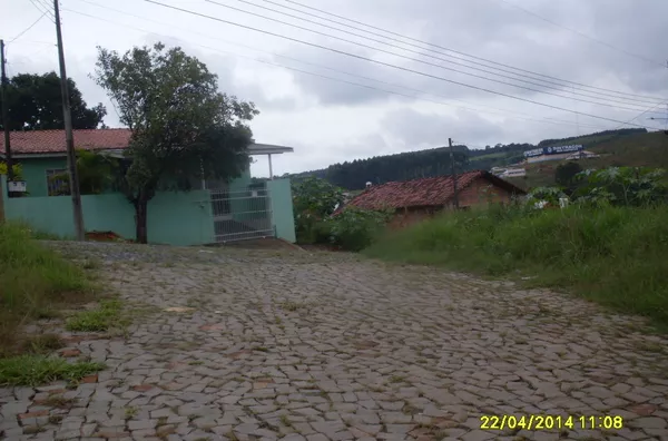 Terreno sem benfeitorias, medindo 11,00 m por 23,00 m totalizando 253,00 m².