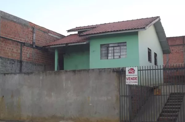 Casa em alvenaria contendo 03 quartos, sala, cozinha, wc, entrada para carro.  Obs.: Disponível a partir de 10/11/15. - Foto 1