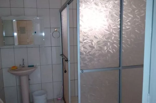 Casa em alvenaria contendo 03 quartos, sala, cozinha, banheiro, área de serviço e garagem. - Foto 5