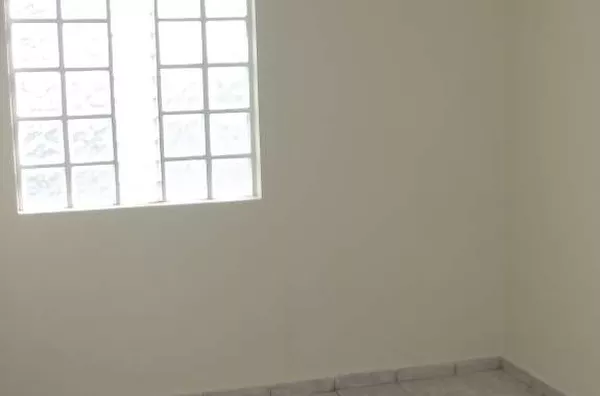 Sala comercial em alvenaria medindo 26,00 m², contendo 01 banheiro interno. - Foto 4