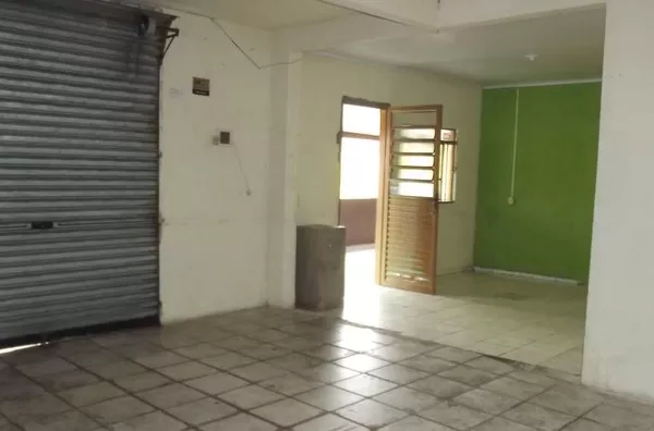 Sala comercial contendo 52 m², banheiro e 1 porta de aço. - Foto 3