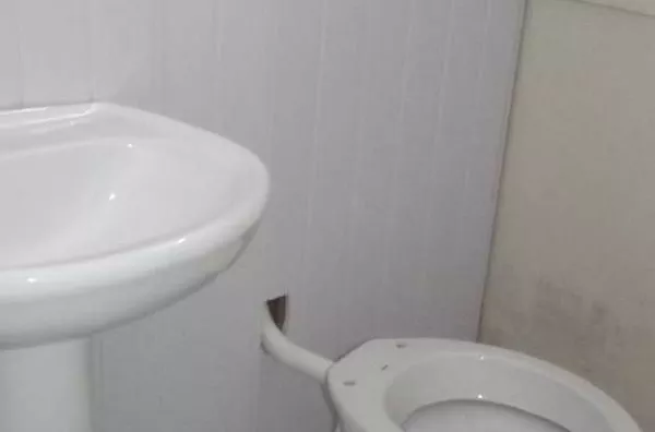 Sala comercial contendo 52 m², banheiro e 1 porta de aço. - Foto 6