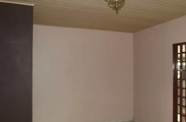 Casa em alvenaria com 2 quartos, sala, cozinha, banheiro, garagem e area de serviço. - Foto 3