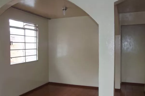 Casa em alvenaria contendo 03 quartos, sala, copa,cozinha, wc, lavanderia, edícula com garagem, area de churrasqueira e subsolo para despejo - Foto 5