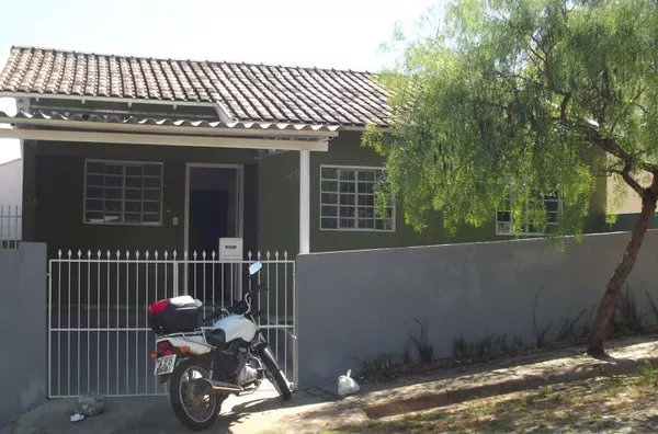 Casa em alvenaria contendo 3 quartos sendo 1 suíte, sala,cozinha,wc, garagem área de serviço. - Foto 1
