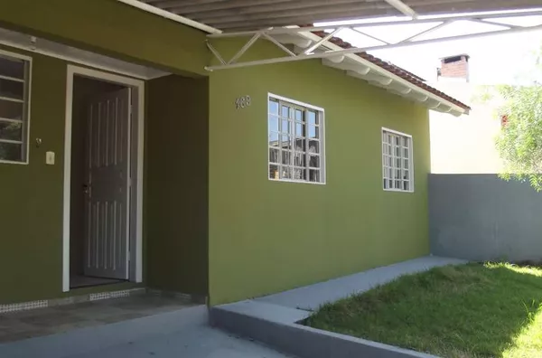 Casa em alvenaria contendo 3 quartos sendo 1 suíte, sala,cozinha,wc, garagem área de serviço. - Foto 3