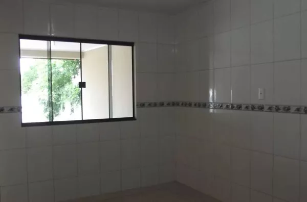 Casa em alvenaria contendo 03 quartos,sala,cozinha,wc, área de serviço, área churrasqueira e garagem. - Foto 6